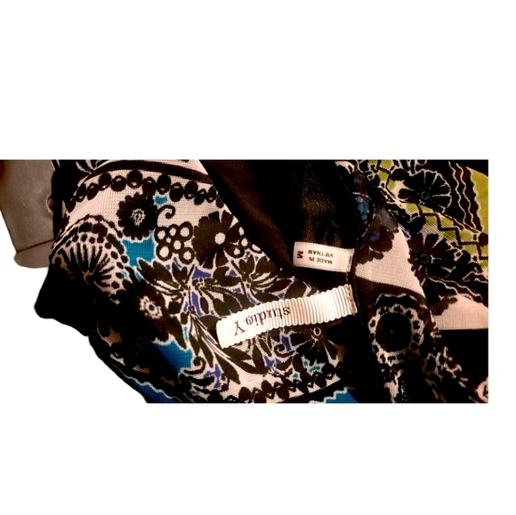 Cold shoulder blouse - Picture 5 of 6